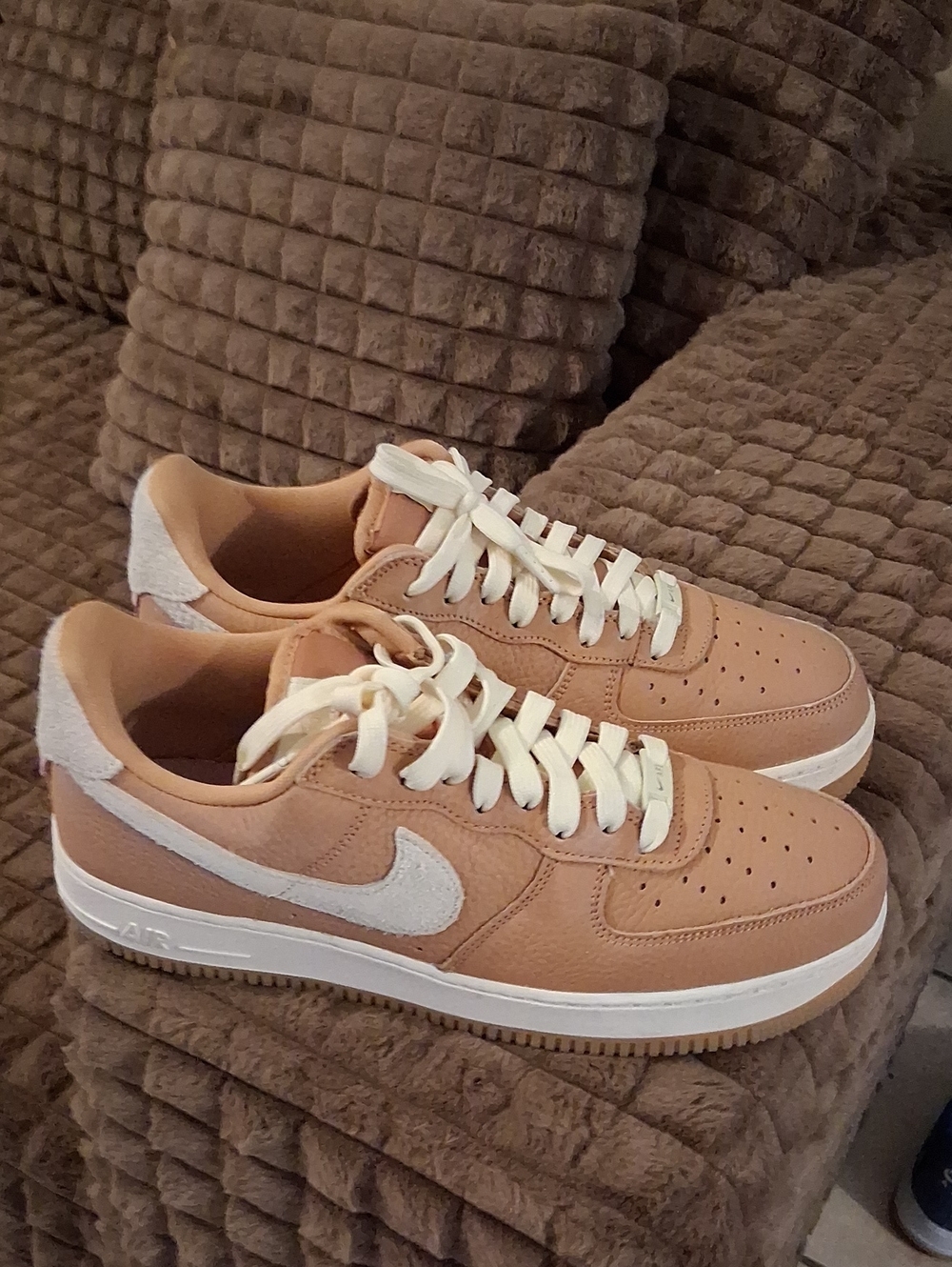 Nike Men's Low-Top Sneakers - Tan with White Swoosh